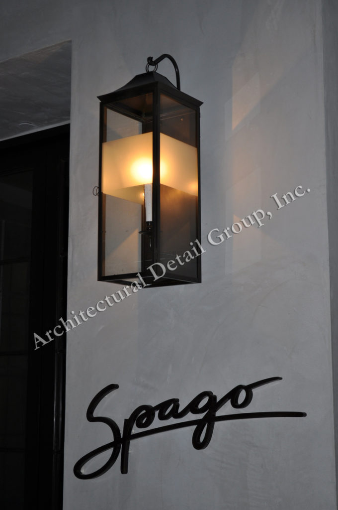 869 Cb2 Br W Sh SPAGO Resturant Lighting Wall Lantern Traditional Lantern With Sanblasted Glass 2 WM