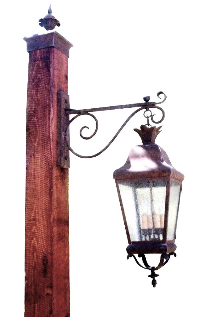 690 Cb4 Br P Shwo Lantern On Forged Arm Adn Wood Post Light