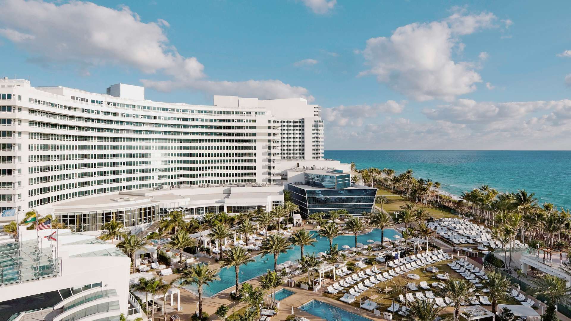 Miami beach hotel fountain blue